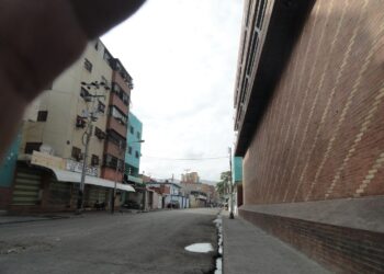 Comercios no esenciales fueron cerrados por Polisotillo