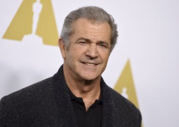 Mel Gibson dice que estuvo hospitalizado por coronavirus