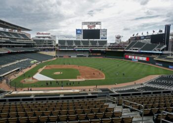 MLB lanza cronograma acortado por pandemia en medio de retrasos en las pruebas