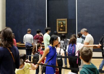 Mona Lisa vuelve al trabajo: reabre el Louvre