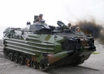Tanque marino se hundió con 16 a bordo