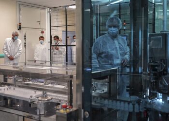 Estados Unidos invirtió otros $2,1 mil millones en una vacuna potencial