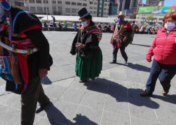 Bolivia amplía cuarentena flexible por pandemia