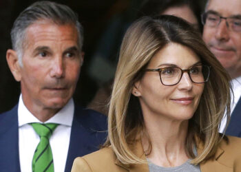 Giannulli es sentenciado por sobornos universitarios