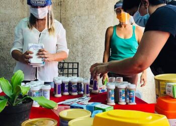 Voluntarios visitaron comedor en Tronconal