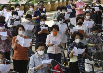 Corea del Sur cierra escuelas ante rebrote de COVID-19