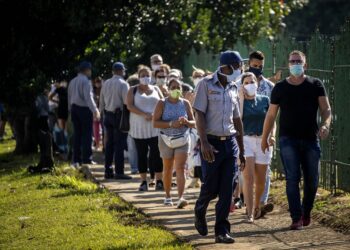 Cuba sufre rebrote de COVID-19 y se retoman restricciones