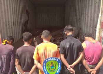 Detuvieron a cinco personas por presunto hurto de material químico