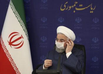 Irán cierra diario que cuestionó cifras oficiales del virus