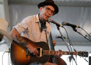 Músico Justin Townes Earle muere a los 38 años