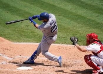 Keibert Ruiz debutó con cuadrangular para Dodgers