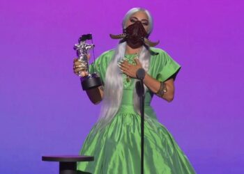 Lady Gaga arrasa en los VMAs, The Weeknd gana máximo premio