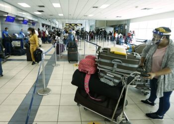 Panamá reabre otras actividades en medio de altos contagios