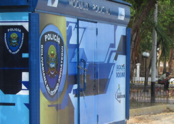 ﻿Policías atraparon a presuntos ladrones de carros