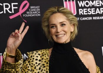 Sharon Stone critica falta de pruebas de COVID-19 en Montana