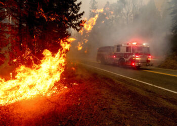 Incendios de California crecen y se mueven más que nunca