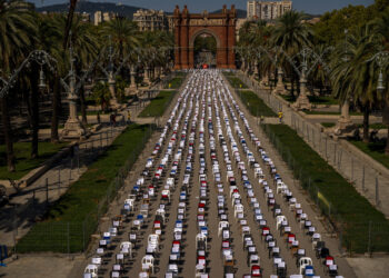 Separatistas catalanes se manifiestan pese a coronavirus