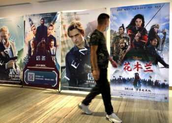 Cinéfilos chinos encuentran la nueva "Mulán" poco auténtica