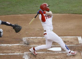 Filis ganó con resurgir de Harper y grandes Slam de Gregorius