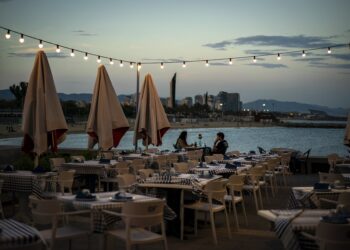 Ministro de Salud de España pide estrictas medidas en Madrid