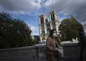 Hospitales en Francia retrasan cirugías por coronavirus