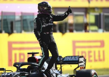 F1: Hamilton gana la pole para el GP de Toscana
