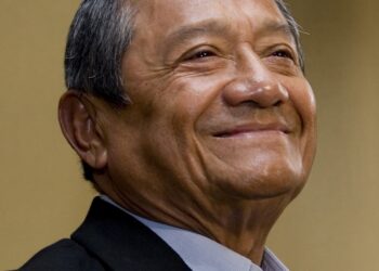 Armando Manzanero recibirá Premio Billboard a la Trayectoria