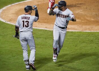 David Peralta volvió a mostrar habilidad y poder con el madero