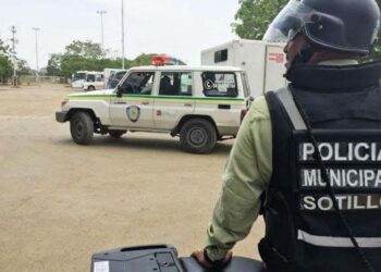 Arrestaron a vendedor informal por agredir a comisión policial