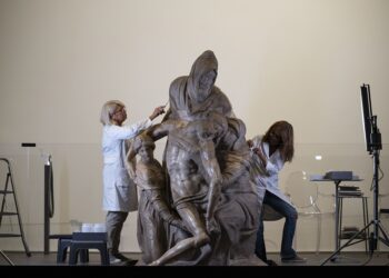 Restauración devela detalles en Piedad de Miguel Ángel