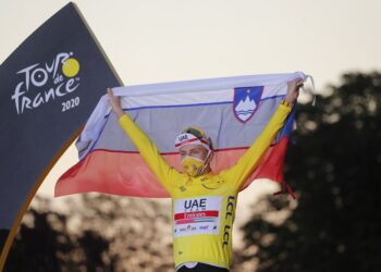 El esloveno Tadej Pogacar se corono en el Tour francés que desafió al COVID-19