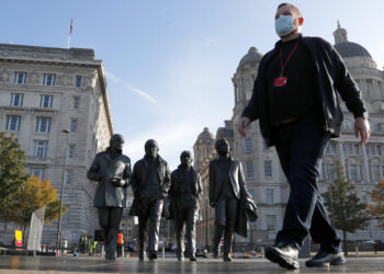 Irlanda del Norte cierra escuelas para combatir el COVID-19