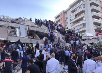 Al menos 14 muertos por terremoto en Turquía y Grecia