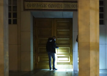 Balean a sacerdote ortodoxo griego en Francia