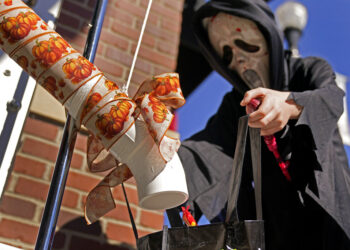 A distancia, EE.UU. celebra Halloween en la pandemia