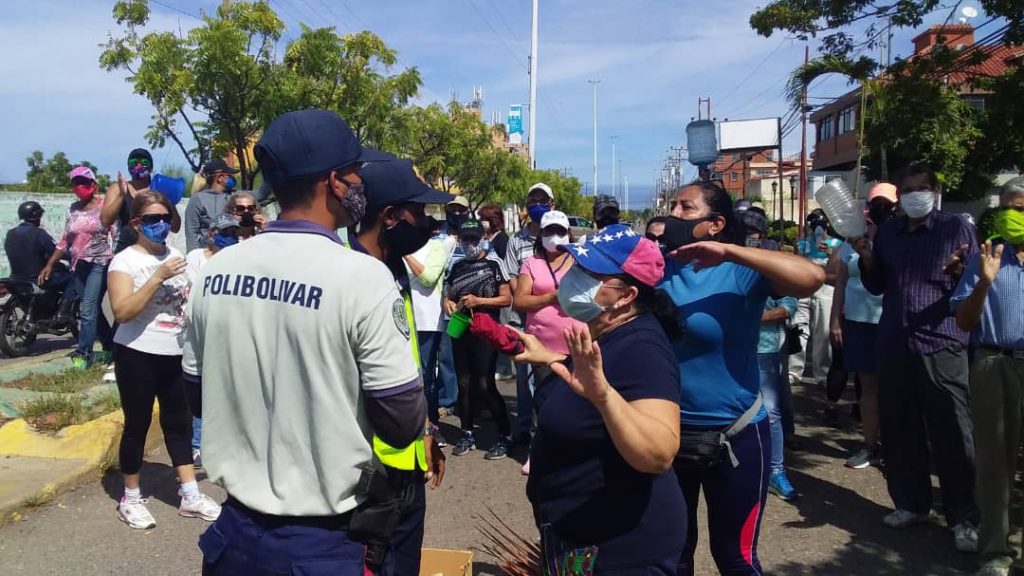 Vecinos de la urbanización El Ingenio protestan por fallas de agua - El ...