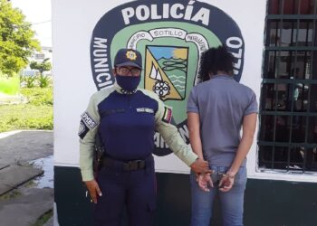 Arrestaron a vendedora de cupos en gasolinera