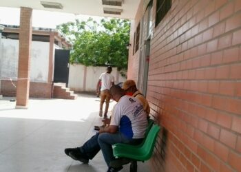 Un bachiller murió electrocutado al auxiliar a su primo en el barrio Valle Verde﻿