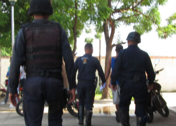Atraparon a cuatro mujeres señaladas de hurtar sillas en la UDO