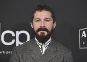 Shia LaBeouf es acusado de agresión y robo