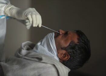 India supera los ocho millones de contagios de coronavirus
