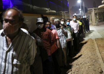 India mantiene tendencia a la baja en contagios de COVID-19