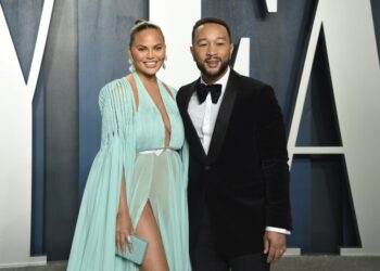 Chrissy Teigen y John Legend anuncian la pérdida de su bebé