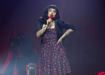 Mon Laferte celebra el resultado del plebiscito en Chile
