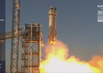 NASA ensaya tecnología de alunizaje con cohete de Jeff Bezos