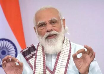 Modi pide a indios que usen mascarilla y guarden distancias