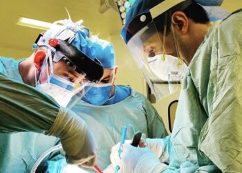 González recomienda que hospitales tengan zonas exclusivas para atender a pacientes con COVID-19