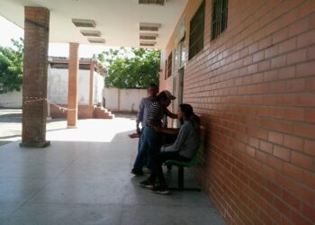 Identificaron a tres adultos y una niña fallecidos en el vuelco de gandola en Clarines