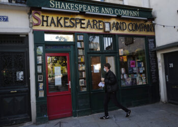 Emblemática librería de París Shakespeare & Co pide ayuda