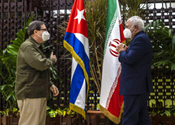 Canciller iraní en Cuba alaba resistencia a presión de EEUU